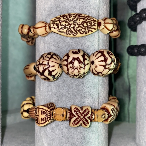 3 hand beaded bracelets. Made by me. - Picture 5 of 5